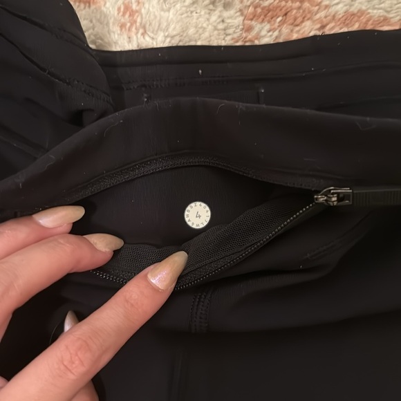 Lululemon black speed up tight - Picture 3 of 4